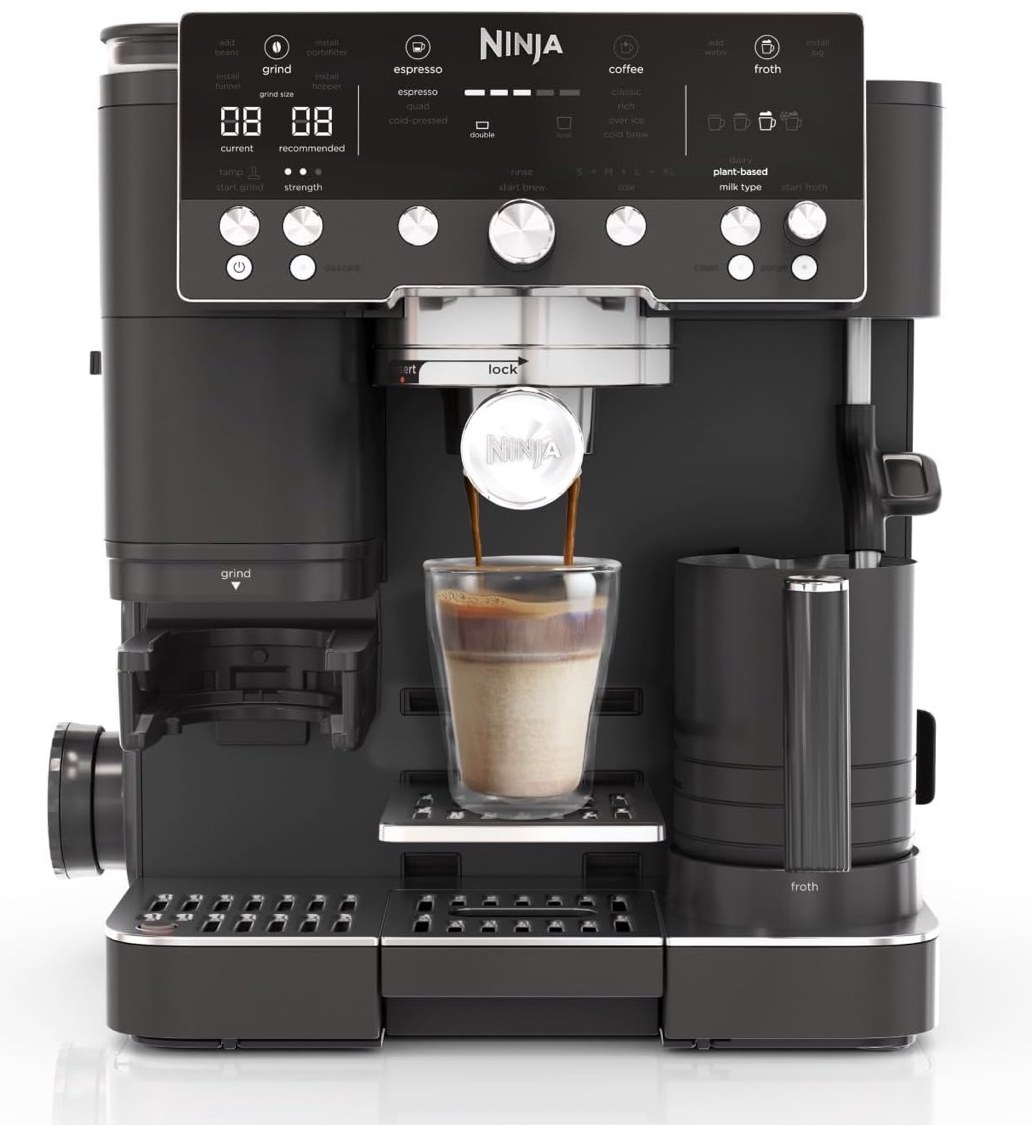 Ninja Luxe Café Premier ES601UKBK in black, pulling a layered coffee into a glass